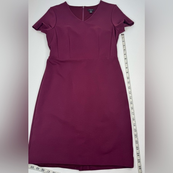 Ann Taylor All Day Ponte Knit Short Sleeve Dress Burgundy Size 2 - Picture 7 of 8
